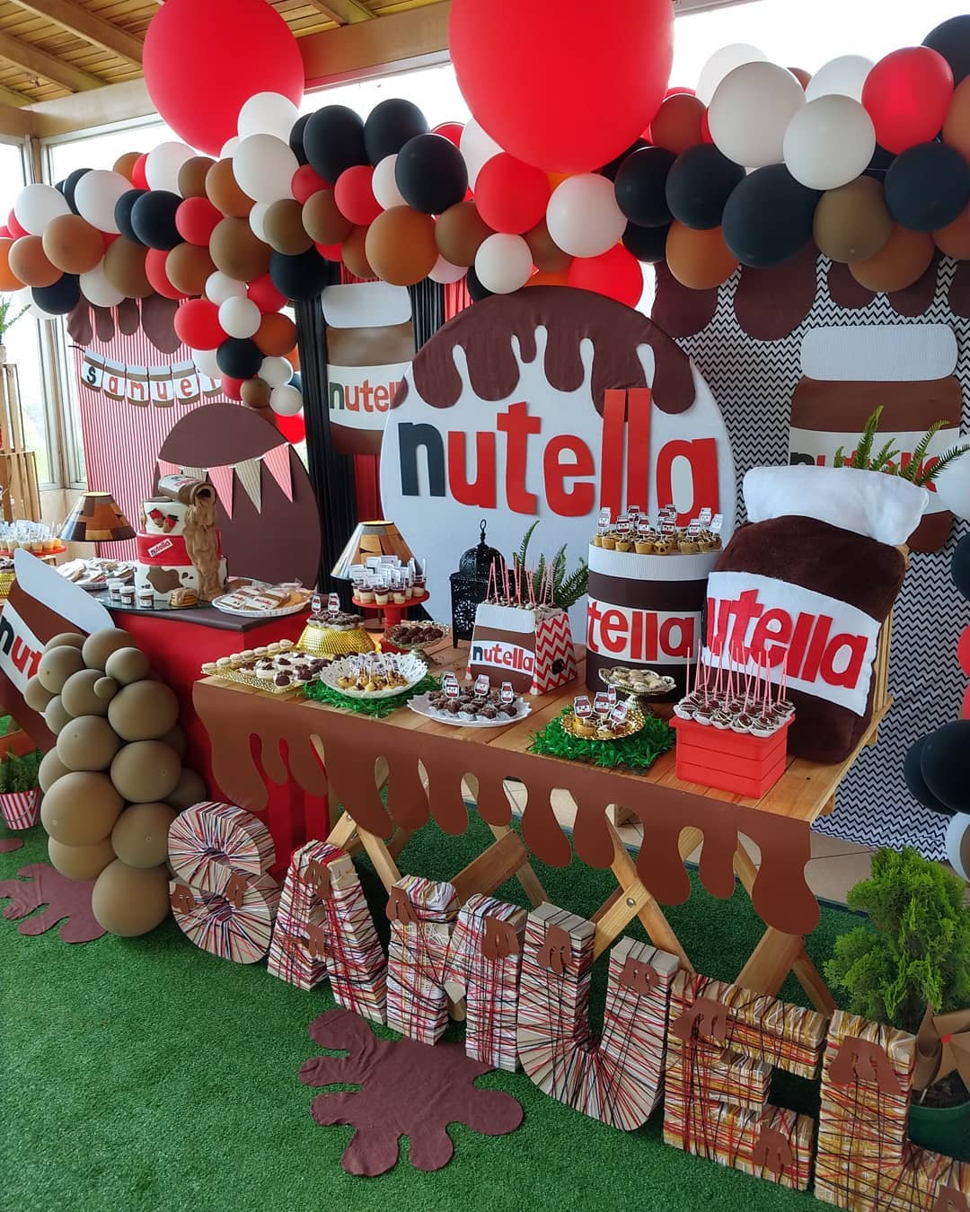 candy table for nutella party