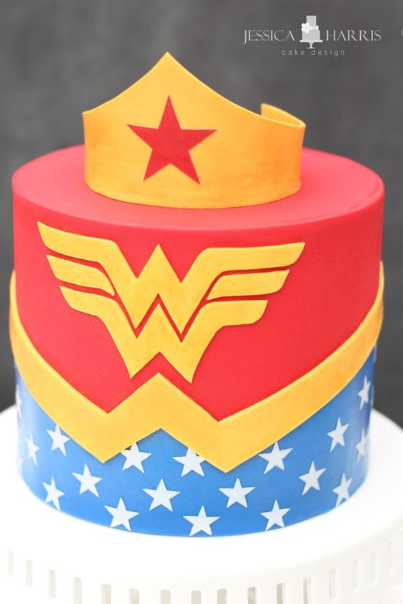 Wonder Woman Cakes