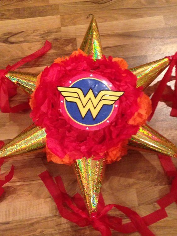 Wonder Woman Piñatas