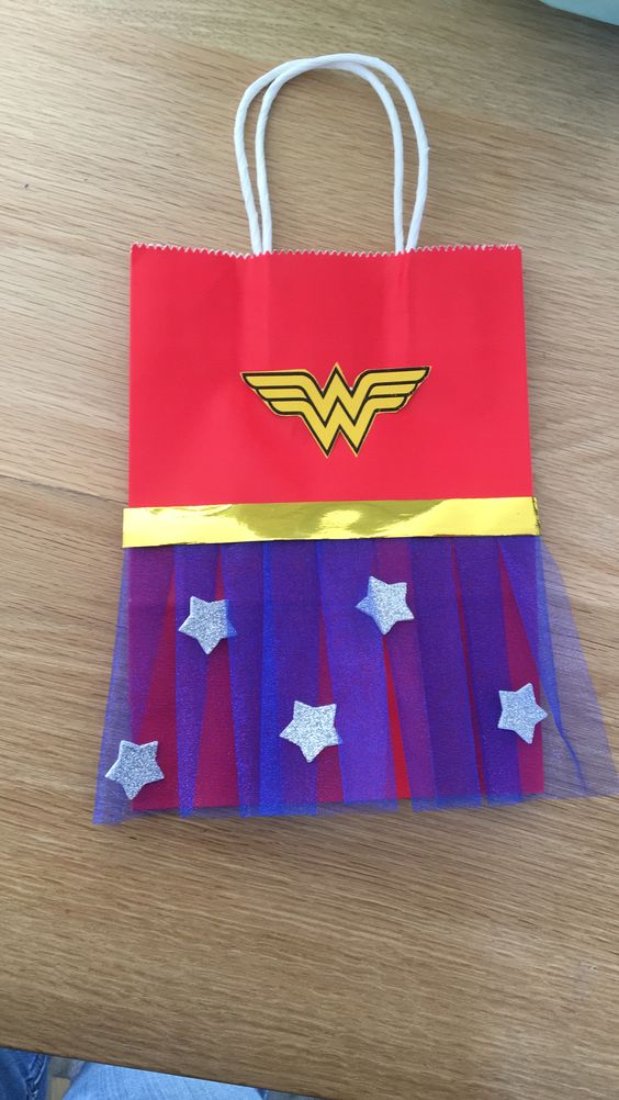 Wonder Woman Party Accessories