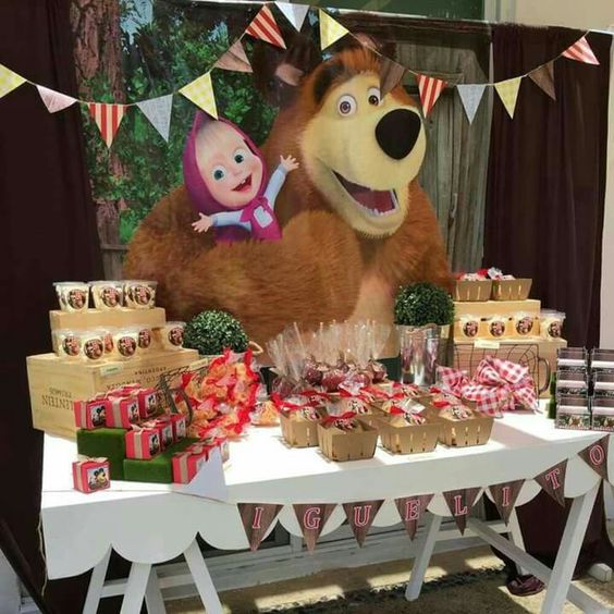 Decoration of candy bar of masha and the bear