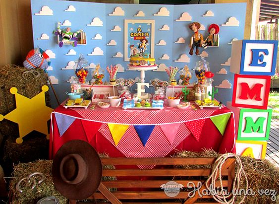 toy story dessert table