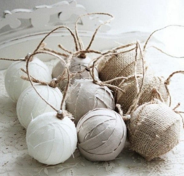 Christmas spheres lined with rustic fabric