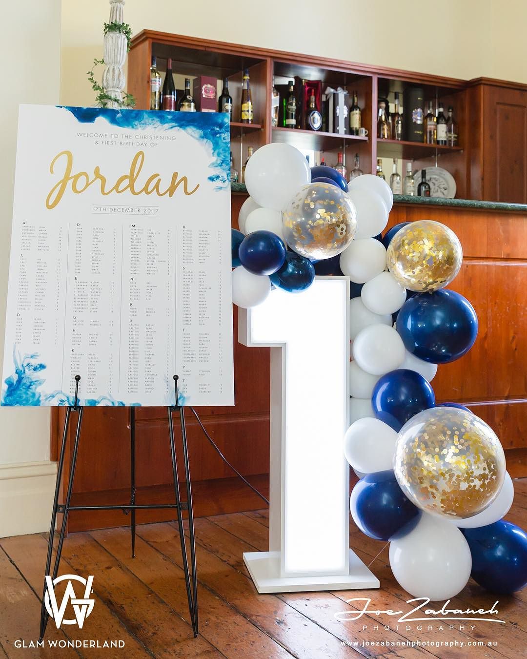 party decoration with transparent balloons with paper inside (1)
