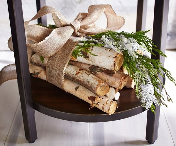 Details for a rustic Christmas style