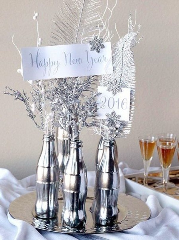 Silver details for the New Year's Eve table