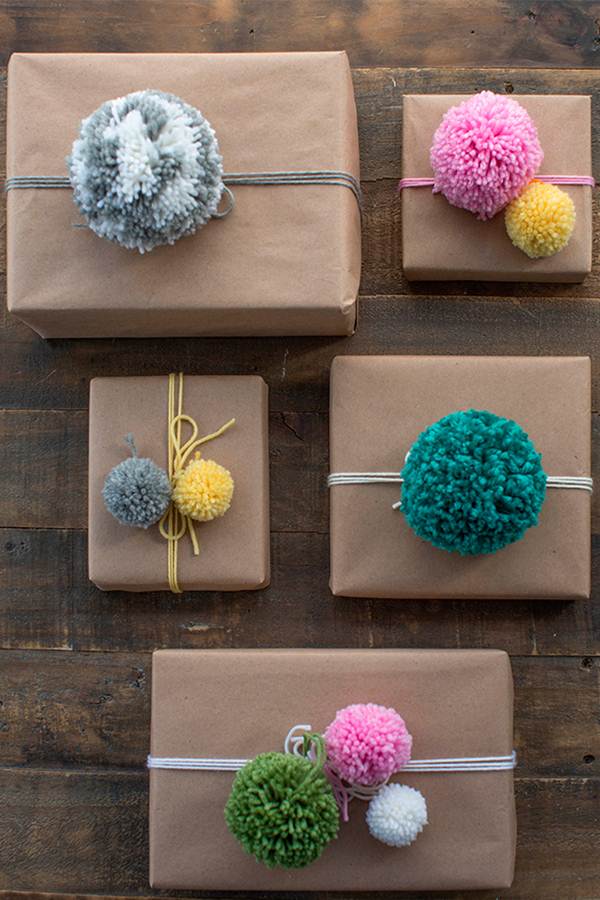 Wool pompoms to decorate gifts