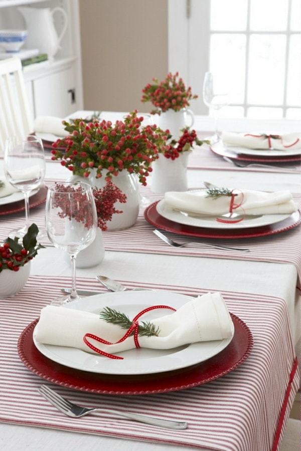 Red for the Christmas table