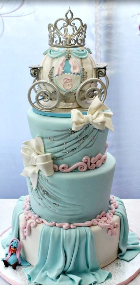 Cinderella fondant cake (4)