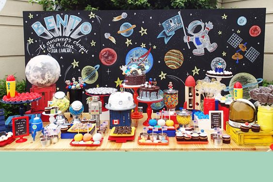 Decoration of astronauts for children's parties