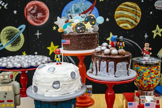 Astronaut Cakes