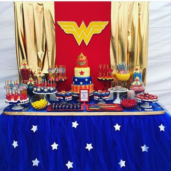 Decoration of main table of the woman wonder