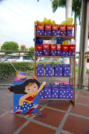 candy for wonder woman's party