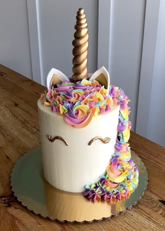 simple cake for unicorn party (4)