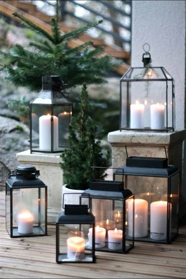 Candles to decorate balconies at Christmas