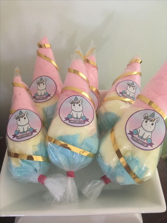 Personalized details for unicorn children's party