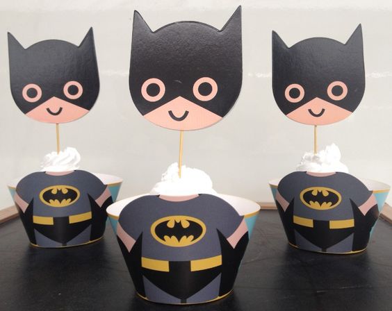 Cup batman cakes
