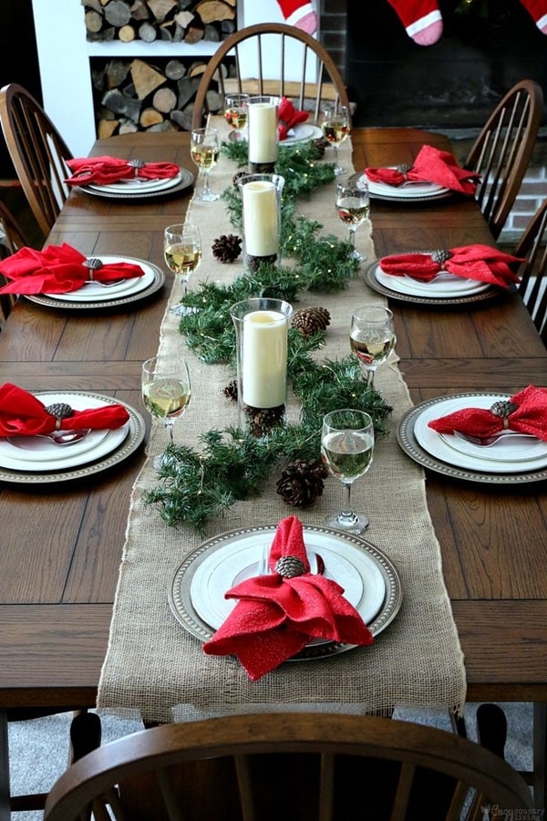 Paths for elegant Christmas tables