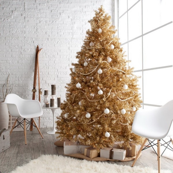 White and gold to decorate Christmas
