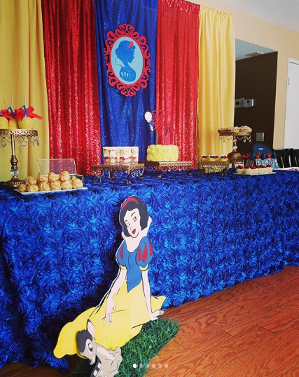 Snow White Party Decoration