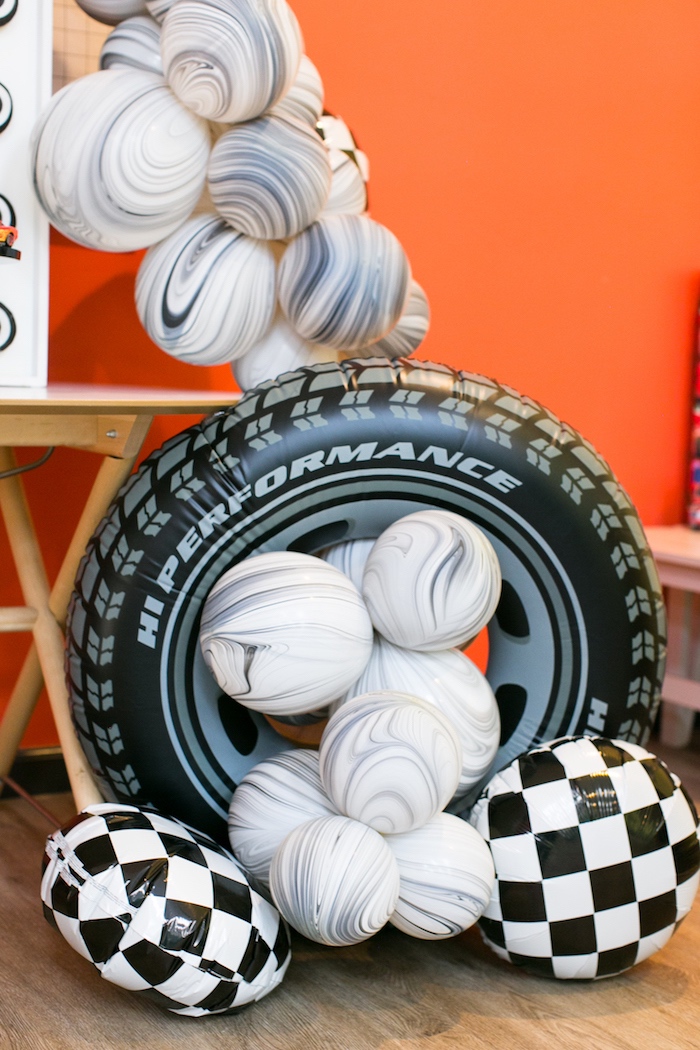 Balloon tyres for car parties