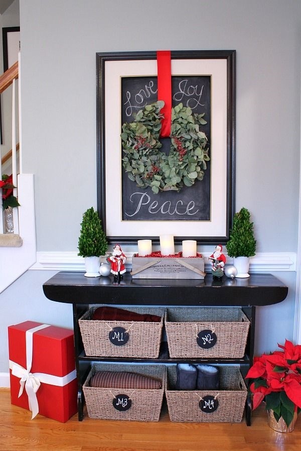 Ideas to Decorate Foyers for Christmas