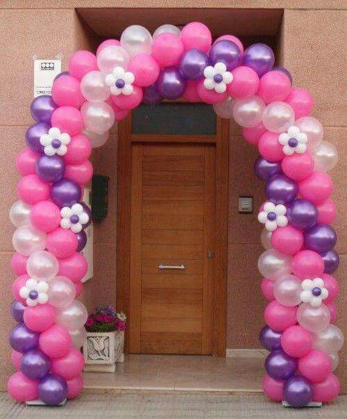Balloon decoration for entrance door 