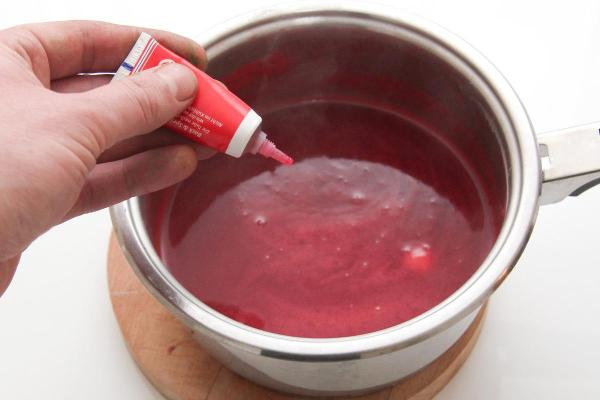 Como fazer sangue falso - How to make fake blood with sugar 
