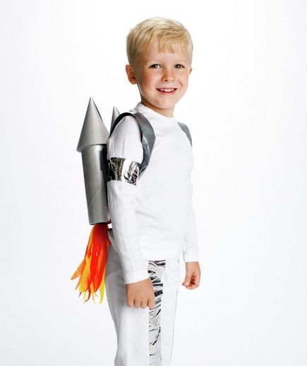 simple astronaut costume for a boy