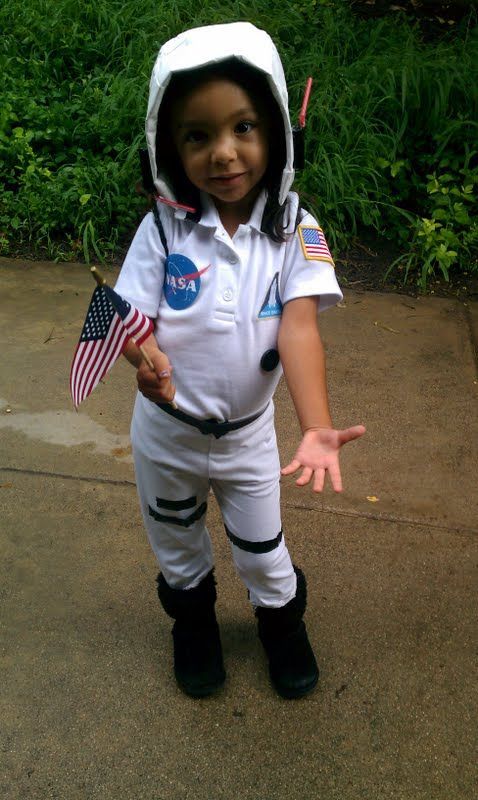 simple astronaut costume for a girl