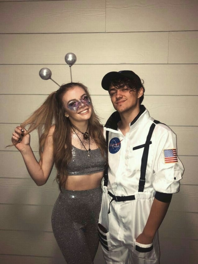 simple astronaut and alien couple costume