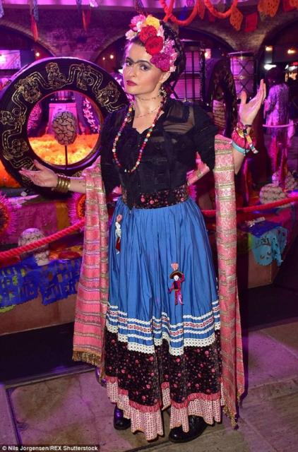 Fantasy frida kahlo: with blue skirt