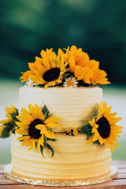 Cake theme party flowers