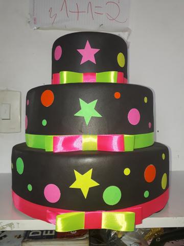 Three-story biscuit cake with circle and star molds