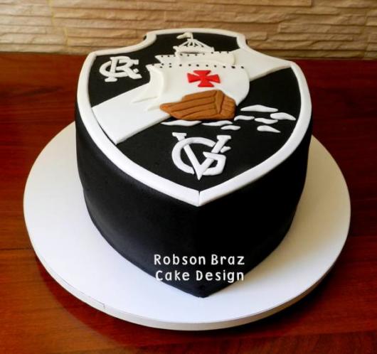 And the mini cake with American paste in the shape of the club's shield?  Interesting, don't you think?