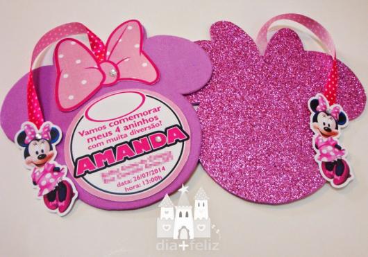 Decorate your minnie invitation with pink glitter