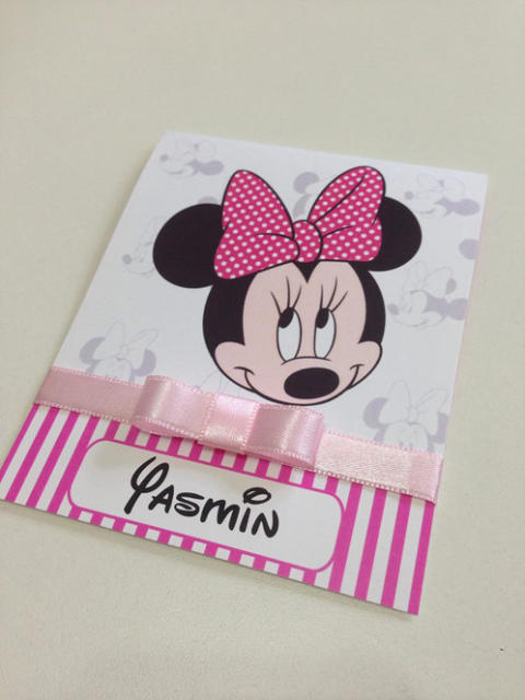Minnie invitation with a bow 