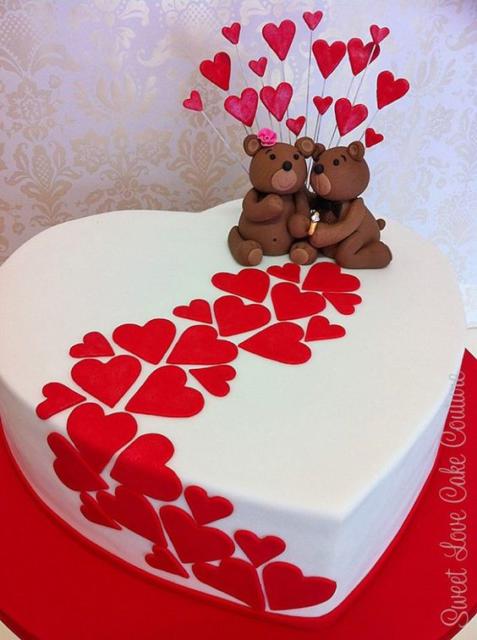 American Paste Heart Cake: With Teddy Bears