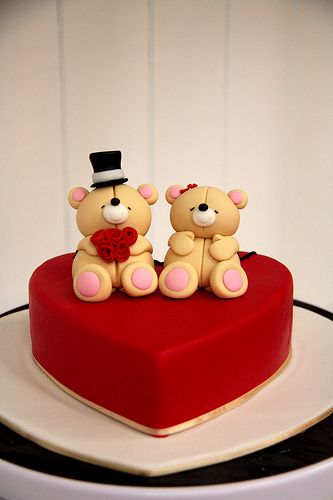 American Paste Heart Cake: With Couple of Teddy Bears