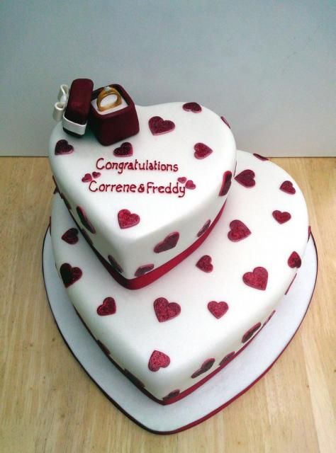 Heart wedding cake: With 2 floors