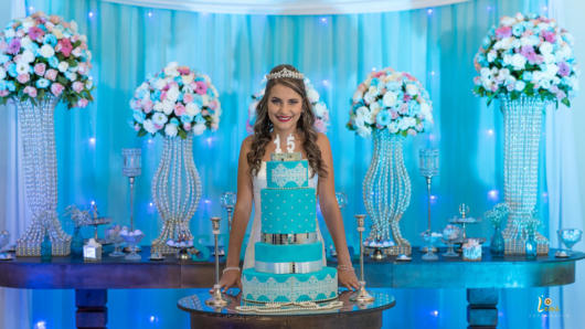 How to organize a 15th birthday party: Tiffany blue theme