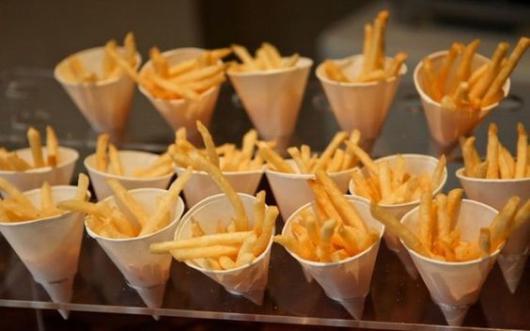 How to Organize a 15 Year Old Party: Menu with French Fries