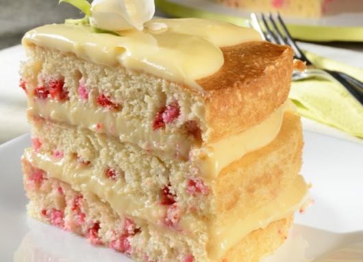 Birthday Cake Filling: Vanilla Cream with Strawberry