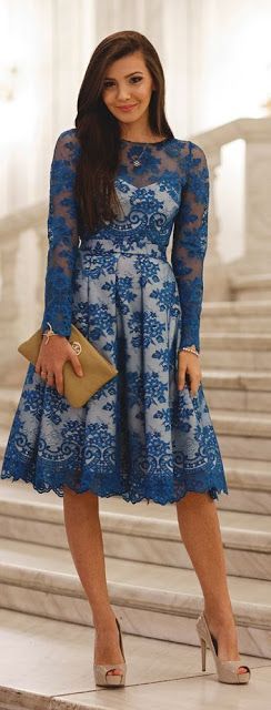 Midi party dress: With blue lace