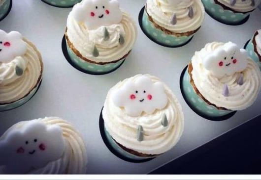Love Rain Cupcake: Decorated with white whipped cream