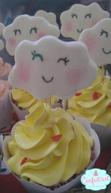 Love Rain Cupcake: Decorated with American Paste
