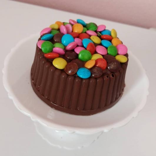 Mini bonbon cake with colorful confetti