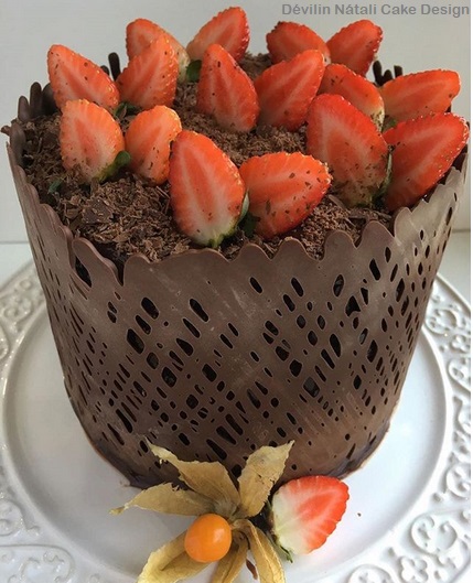 cake with chocolate shavings