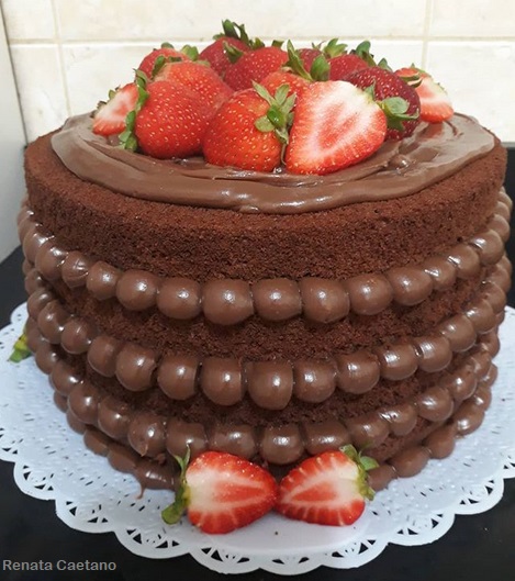 naked chocolate cake