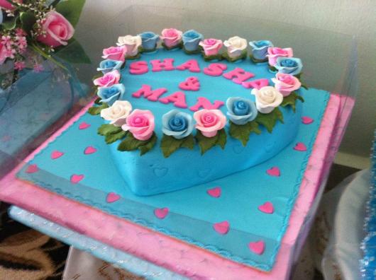 blue and pink heart cake